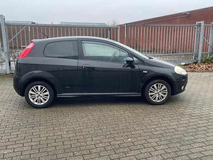 Occasion Fiat Grande Punto 78 PK (57 kW) 2006 Zwart Hatchback