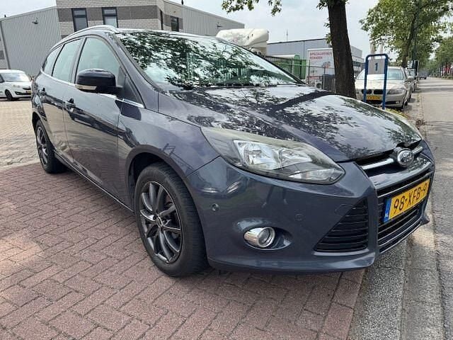 Grijs Gebruikt 2012 Ford Focus Titanium Stationwagen | € 3.500 (Eerlijke prijs) - Afbeelding 1/4