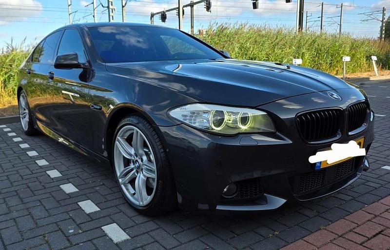 Grijs Gebruikt 2012 BMW 528 Executive Sedan | € 18.900 - Afbeelding 1/4