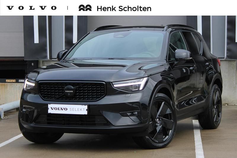 Zwart Gebruikt 2025 Volvo XC40 Plus SUV | € 49.950 (Duur) - Afbeelding 1/4