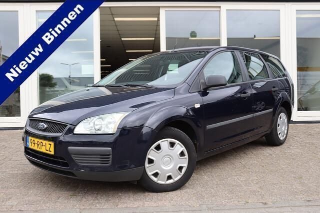 Blauw Gebruikt 2005 Ford Focus Trend Stationwagen | € 1.250 (Eerlijke prijs) - Afbeelding 1/4