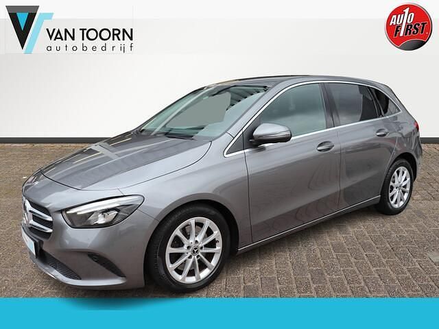 Grijs Gebruikt 2019 Mercedes B250 Premium Plus MPV | € 24.498 - Afbeelding 1/4
