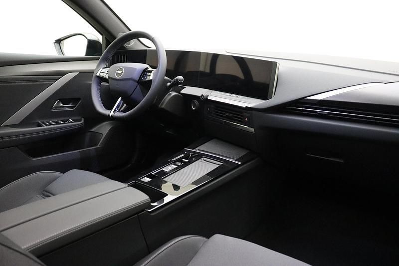 Nieuw Opel Astra 145 PK (106 kW) 2025 Grijs Hatchback