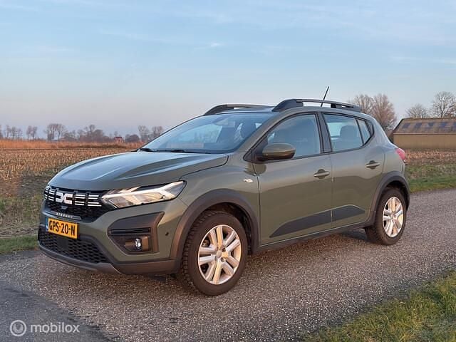 Grijs Occasion 2024 Dacia Sandero Journey Hatchback | € 17.950 (Eerlijke prijs) - Afbeelding 1/4