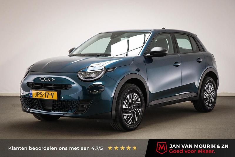 Blauw Occasion 2025 Fiat 600 Urban SUV | € 25.245 (Super prijs) - Afbeelding 1/4