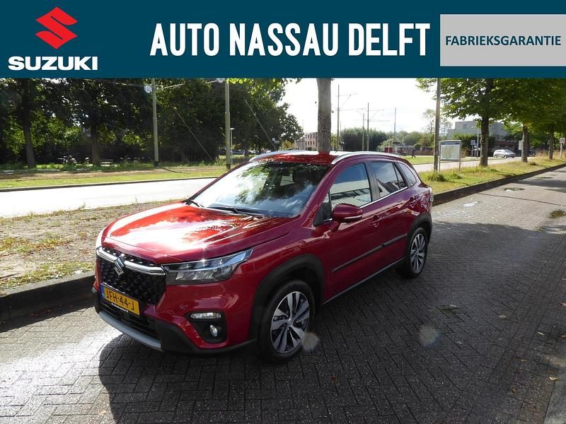 Rood Gebruikt 2024 Suzuki SX4 S-Cross Style SUV | € 27.950 (Eerlijke prijs) - Afbeelding 1/4