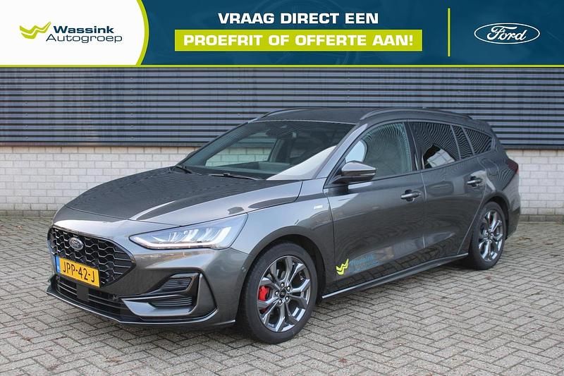 Grijs Occasion 2025 Ford Focus ST-Line X Stationwagen | € 33.890 (Duur) - Afbeelding 1/4