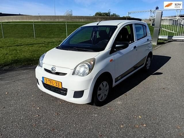 Wit Gebruikt 2008 Daihatsu Cuore Hatchback | € 1.500 (Super prijs) - Afbeelding 1/4