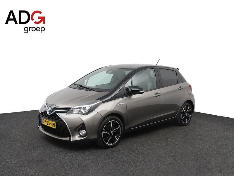 Grijs Gebruikt 2016 Toyota Yaris Hybrid Hatchback | € 14.950 (Eerlijke prijs) - Afbeelding 1/4