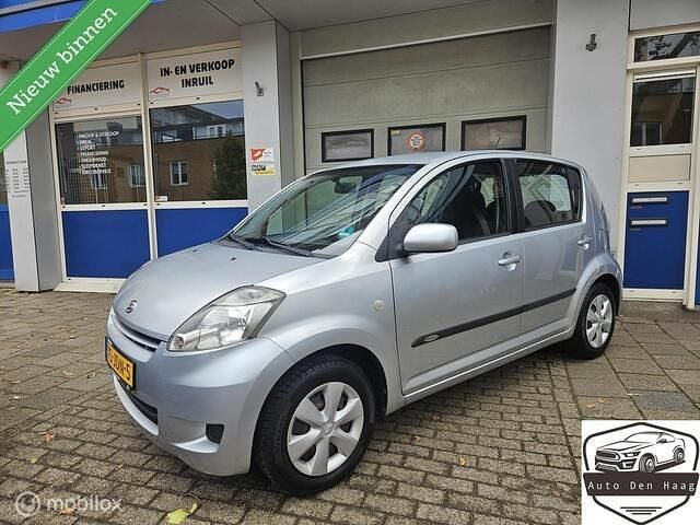 Grijs Gebruikt 2009 Daihatsu Sirion Hatchback | € 1.650 (Super prijs) - Afbeelding 1/4