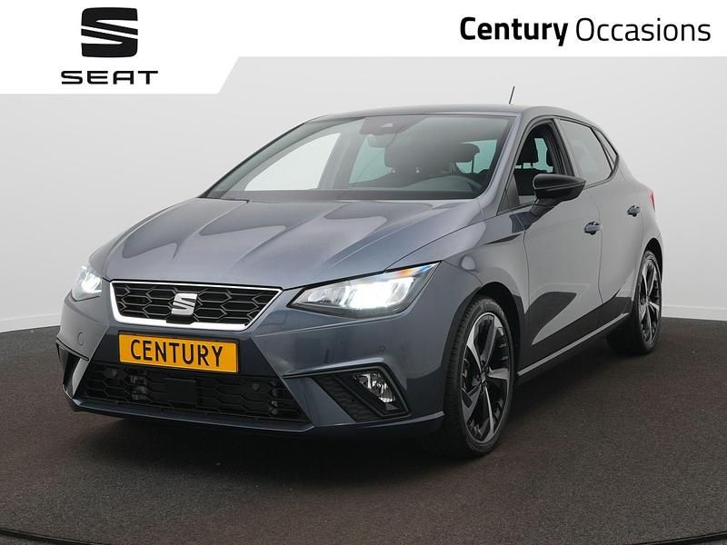 Grijs Gebruikt 2024 Seat Ibiza Business Hatchback | € 24.900 (Eerlijke prijs) - Afbeelding 1/4