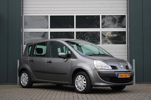 Grijs Gebruikt 2010 Renault Grand Modus Expression MPV | € 6.450 (Eerlijke prijs) - Afbeelding 1/4