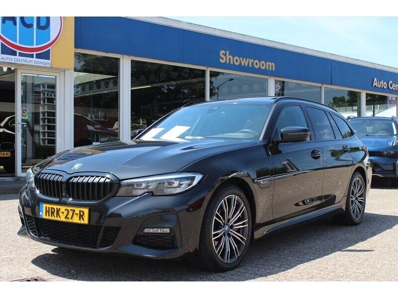Zwart Gebruikt 2022 BMW 330 M Sport Stationwagen | € 30.999 (Eerlijke prijs) - Afbeelding 1/4