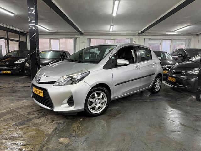 Occasion Toyota Yaris 75 PK (55 kW) 2012 Grijs Hatchback