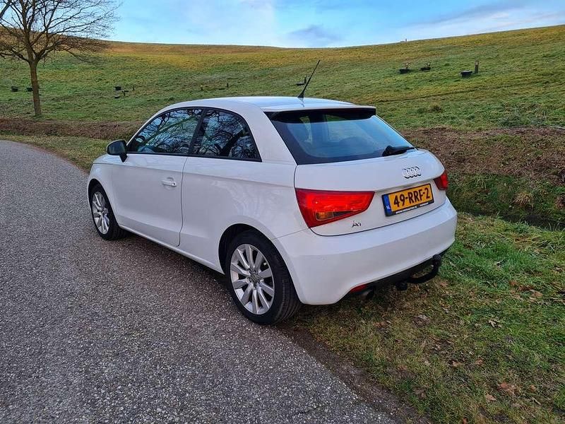 Occasion Audi A1 Attraction 86 PK (63 kW) 2011 Wit Hatchback