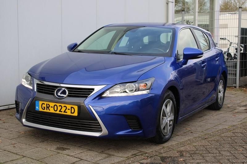 Blauw Gebruikt 2015 Lexus CT200h Hatchback | € 12.445 - Afbeelding 1/4