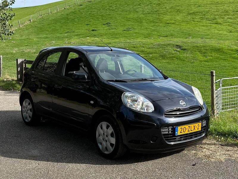 Zwart Gebruikt 2013 Nissan Micra Acenta Hatchback | € 4.750 (Eerlijke prijs) - Afbeelding 1/4