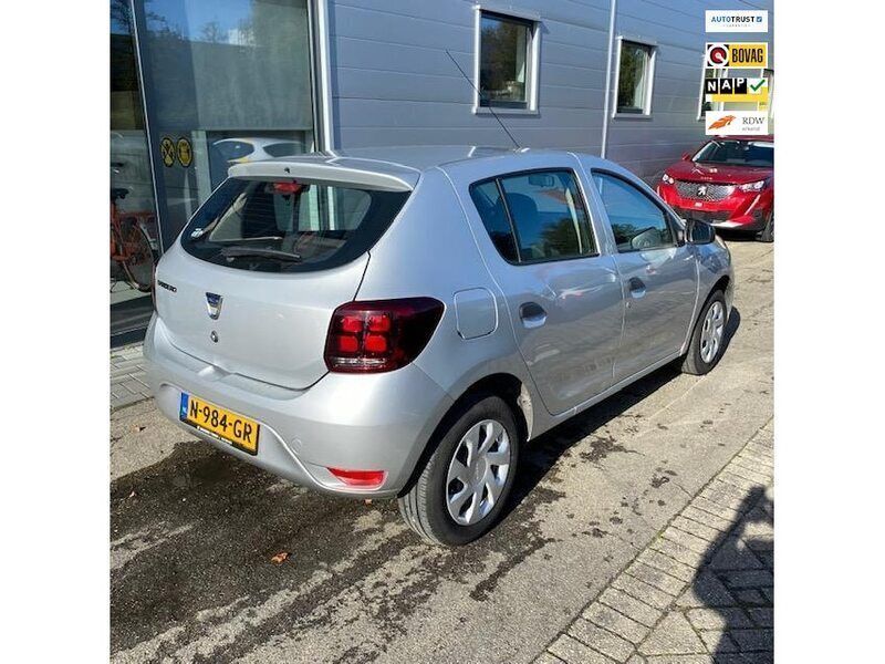Grijs Occasion 2018 Dacia Sandero Lauréate Hatchback | € 7.950 (Eerlijke prijs) - Afbeelding 1/4
