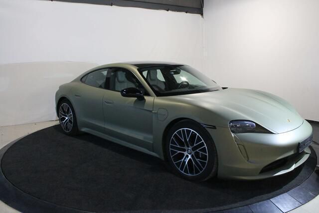 Groen Gebruikt 2021 Porsche Taycan Chrono Sedan | € 98.950 - Afbeelding 1/4