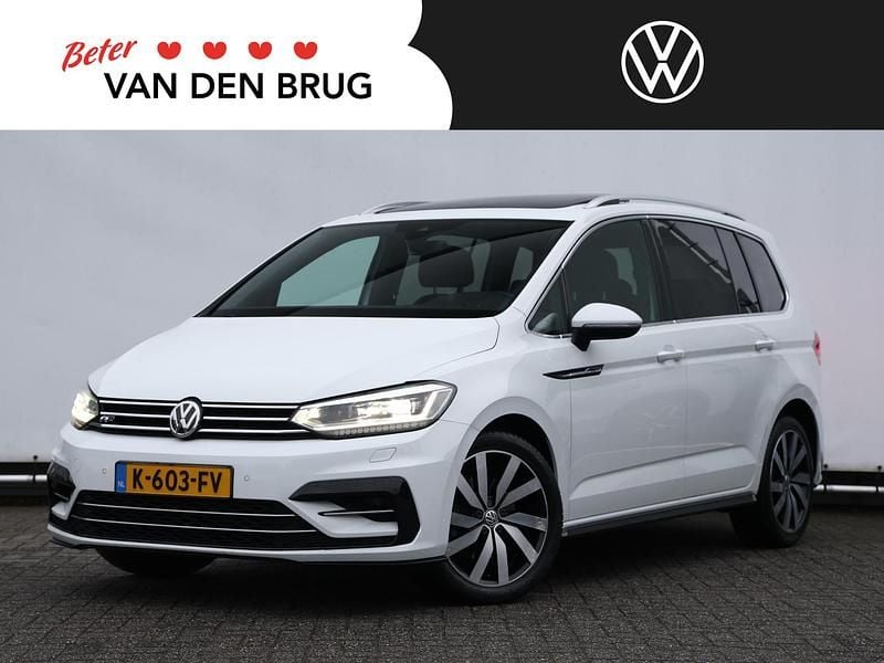 Wit Occasion 2020 VW Touran Highline MPV | € 21.195 (Eerlijke prijs) - Afbeelding 1/4
