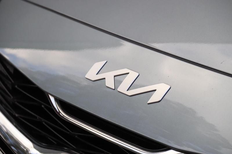 Occasion Kia Ceed 2023 Grijs Hatchback