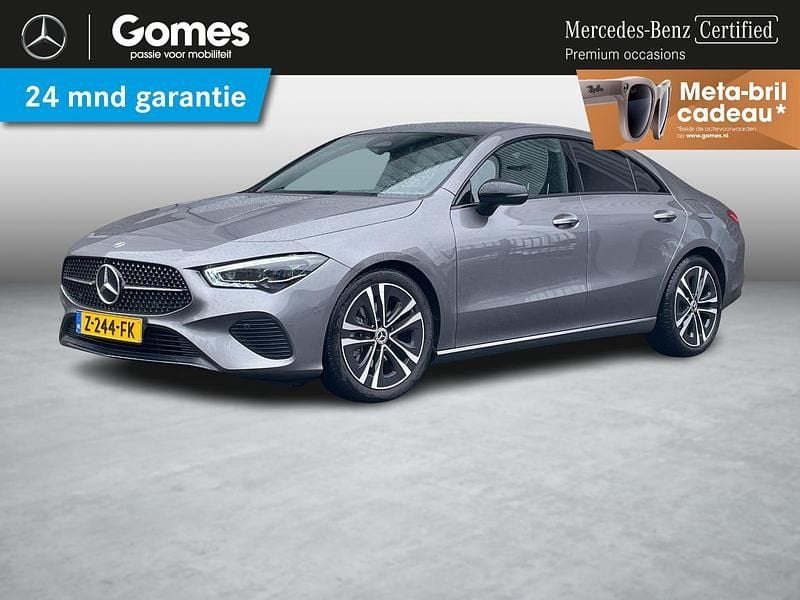 Grijs Gebruikt 2024 Mercedes CLA180 Luxury Sedan | € 41.950 (Super prijs) - Afbeelding 1/4