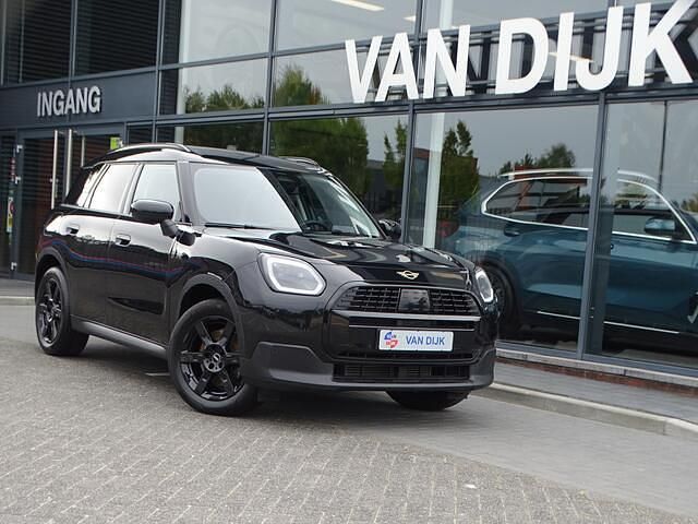 Zwart Gebruikt 2024 Mini Countryman Classic SUV | € 41.850 (Goede deal) - Afbeelding 1/4