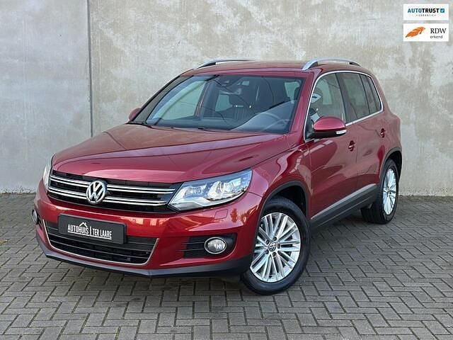 Rood Gebruikt 2016 VW Tiguan R-line Edition SUV | € 17.350 (Super prijs) - Afbeelding 1/4