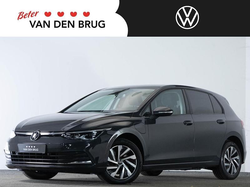 Grijs Gebruikt 2022 VW Golf VIII Style Hatchback | € 25.900 (Goede deal) - Afbeelding 1/4