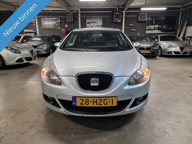 Grijs Gebruikt 2009 Seat Leon Sport Hatchback | € 3.650 (Eerlijke prijs) - Afbeelding 1/4