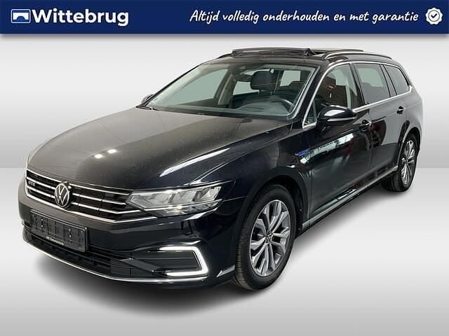 Zwart Gebruikt 2021 VW Passat Business Stationwagen | € 20.950 (Goede deal) - Afbeelding 1/1