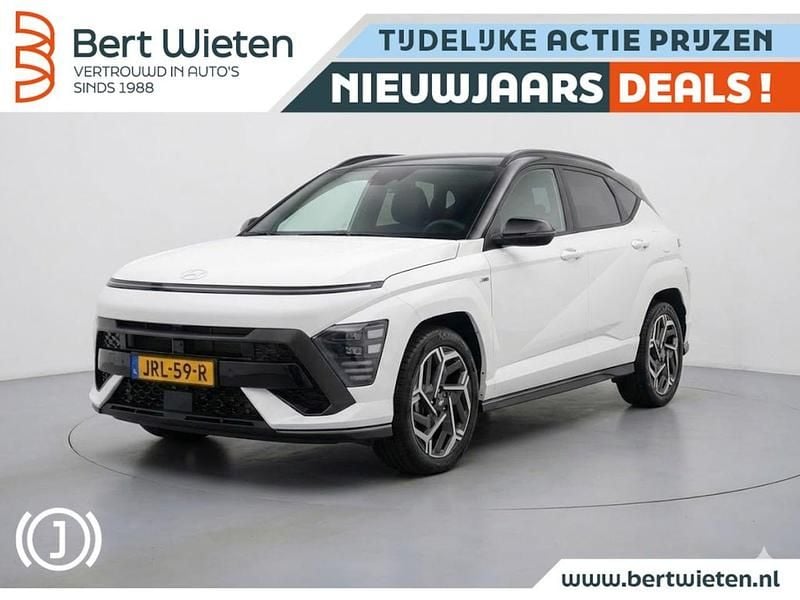 Wit (metallic) Occasion 2024 Hyundai Kona N Line SUV | € 32.995 (Iets duurder) - Afbeelding 1/3