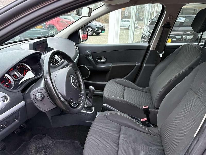 Occasion Renault Clio II Dynamique 75 PK (55 kW) 2010 Grijs Hatchback