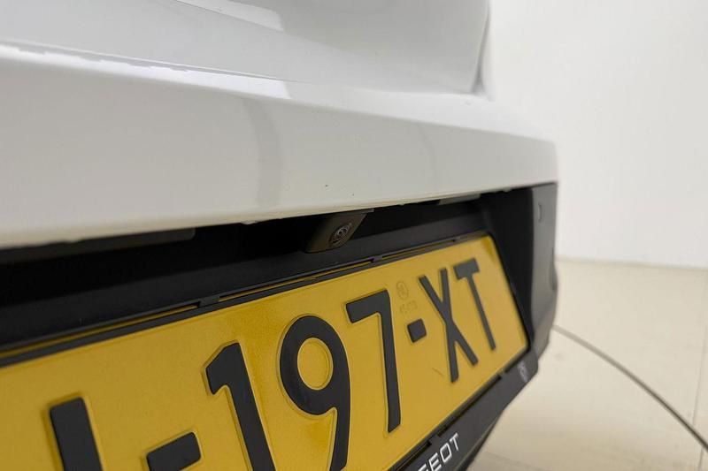 Occasion Peugeot 208 Active 75 PK (55 kW) 2020 Wit Hatchback