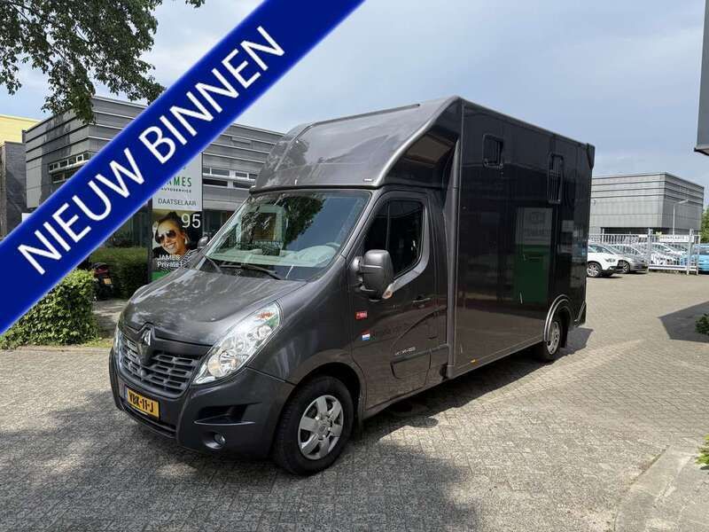 Grijs Gebruikt 2019 Renault Master Van | € 49.944 - Afbeelding 1/4