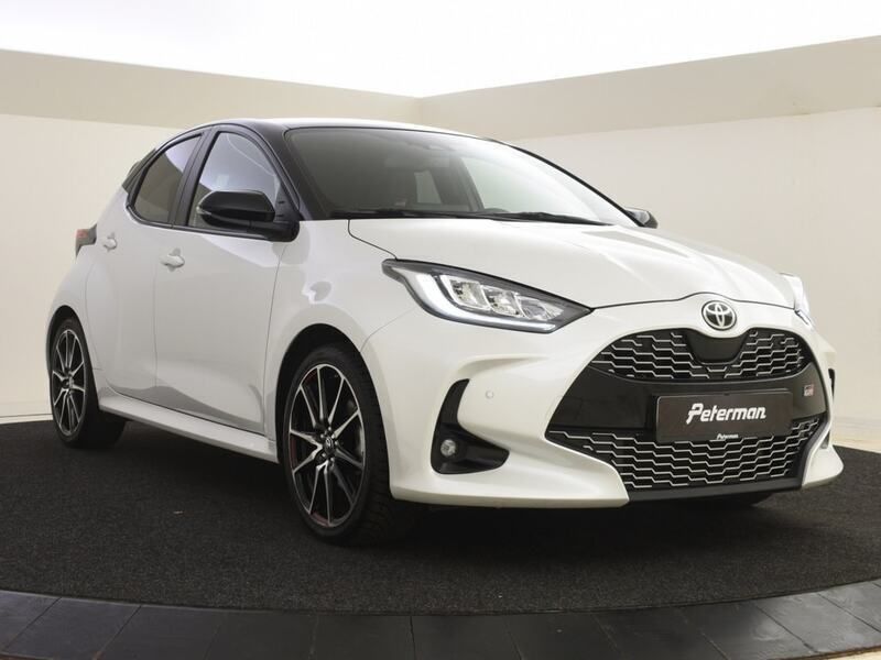 Wit Gebruikt 2024 Toyota Yaris Sport Hatchback | € 28.800 (Eerlijke prijs) - Afbeelding 1/4