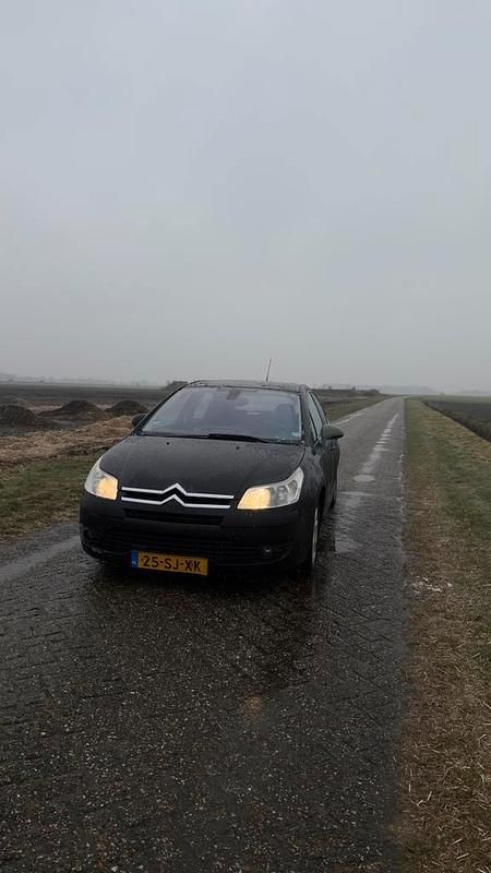 Occasion Citroën C4 Comfort 109 PK (80 kW) 2006 Zwart Sedan