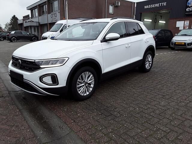 Wit Gebruikt 2022 VW T-Roc Life SUV | € 27.950 (Iets duurder) - Afbeelding 1/4