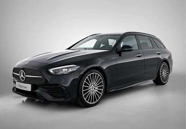 Zwart Nieuw 2025 Mercedes C180 AMG line Stationwagen | € 63.658 (Eerlijke prijs) - Afbeelding 1/4