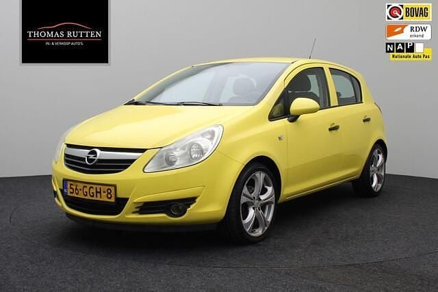 Geel Gebruikt 2008 Opel Corsa Essentia Hatchback | € 2.250 (Goede deal) - Afbeelding 1/4
