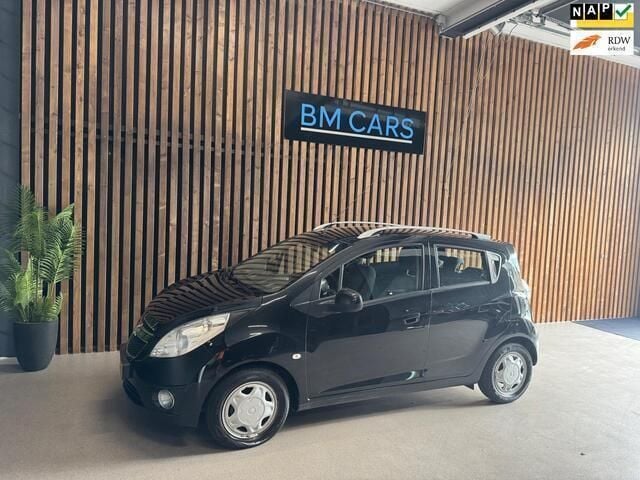 Zwart Gebruikt 2012 Chevrolet Spark LT Hatchback | € 2.995 (Eerlijke prijs) - Afbeelding 1/4