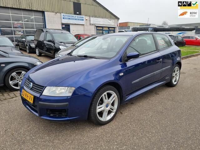 Blauw Gebruikt 2005 Fiat Stilo Racing Hatchback | € 950 - Afbeelding 1/4