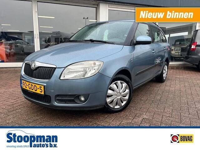 Blauw (metallic) Occasion 2008 Skoda Fabia Ambiente Stationwagen | € 3.950 (Duur) - Afbeelding 1/4