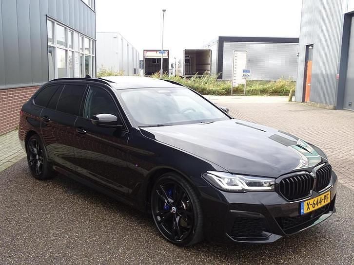 Occasion BMW 530e Comfort Edition 292 PK (214 kW) 2023 Zwart Stationwagen