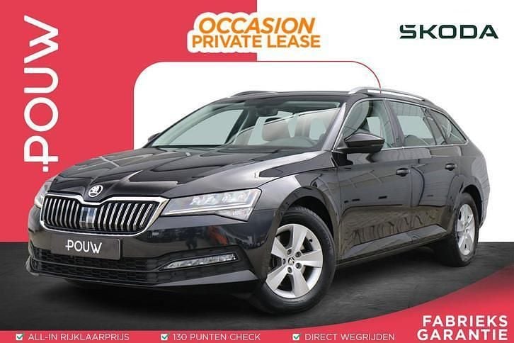 Zwart Gebruikt 2023 Skoda Superb Business Line Stationwagen | € 28.450 (Eerlijke prijs) - Afbeelding 1/3