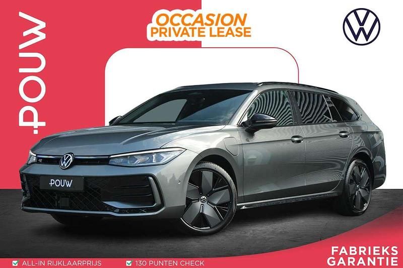 Grijs Gebruikt 2025 VW Passat Style Stationwagen | € 47.950 - Afbeelding 1/3