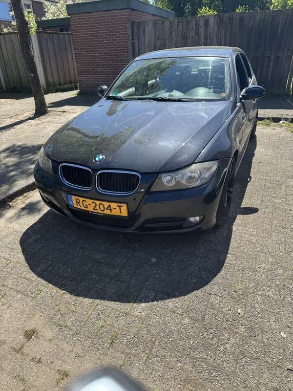 Zwart Gebruikt 2008 BMW 325 Sedan | € 6.500 (Eerlijke prijs) - Afbeelding 1/4