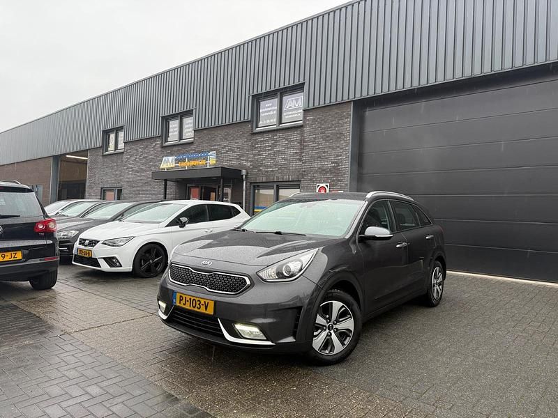 Grijs Occasion 2017 Kia Niro SUV | € 15.950 (Eerlijke prijs) - Afbeelding 1/4