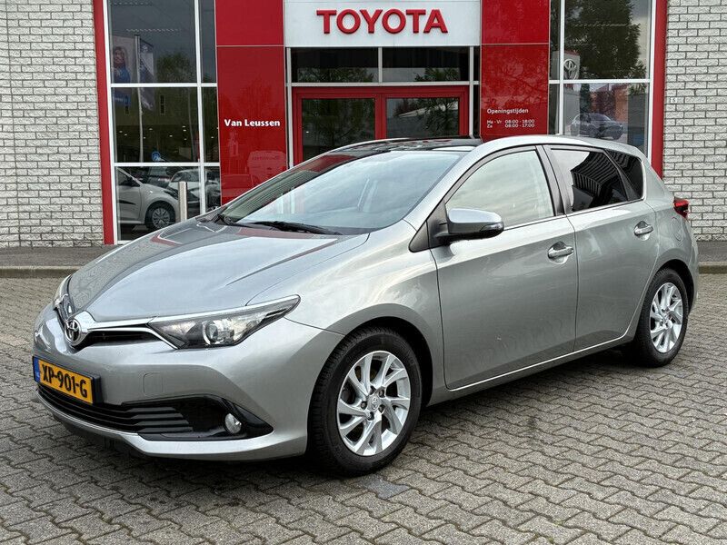 Grijs Gebruikt 2016 Toyota Auris Trend Hatchback | € 9.900 (Eerlijke prijs) - Afbeelding 1/4