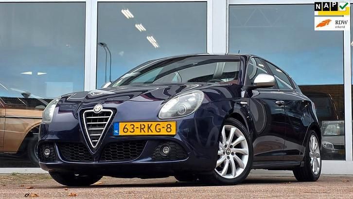 Blauw Gebruikt 2011 Alfa Romeo Giulietta Distinctive Hatchback | € 2.894 - Afbeelding 1/3
